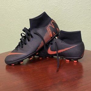 Size 8 Nike Mercurial Soccer Cleats 8+/10 condish